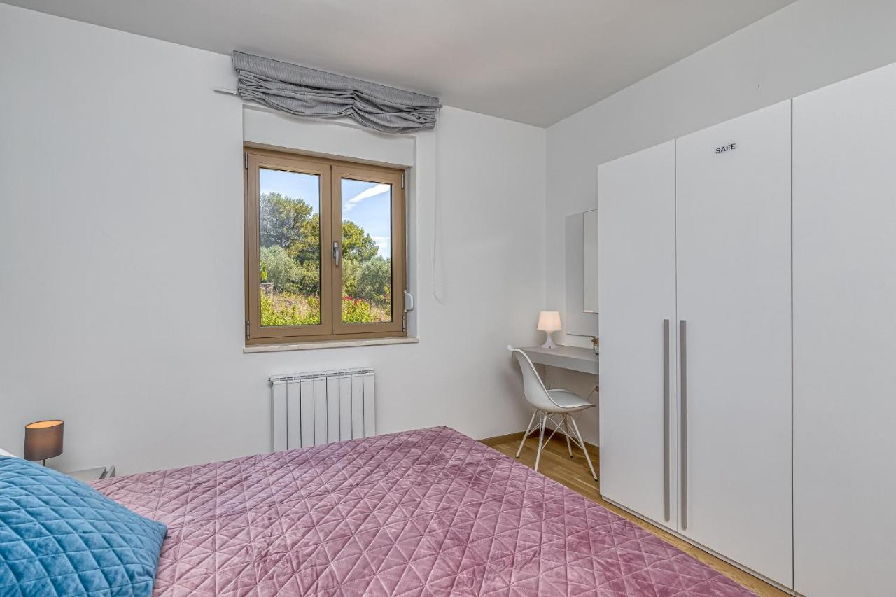Apartment Stoja Pula Buitenkant foto