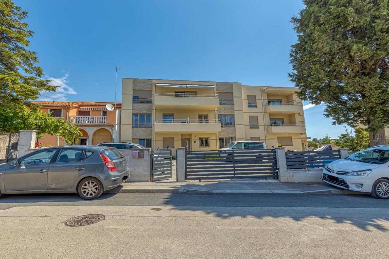 Apartment Stoja Pula Buitenkant foto
