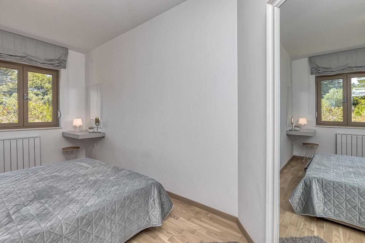 Apartment Stoja Pula Buitenkant foto